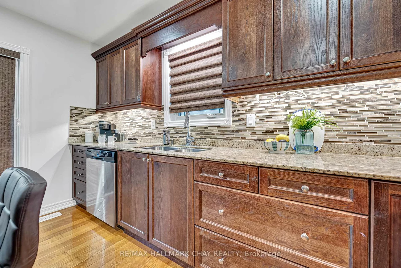 41, Bronze, Bradford, Bradford West Gwillimbury