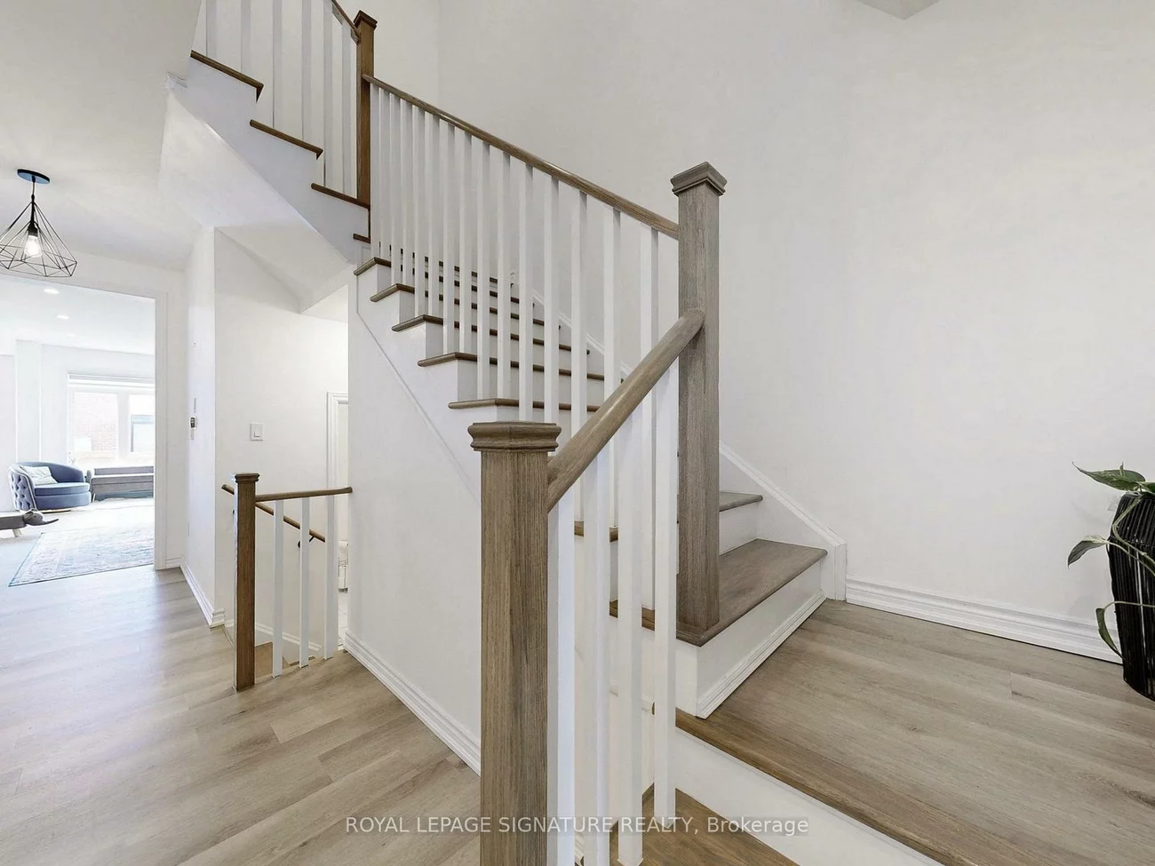 54, Tiberini, Bradford, Bradford West Gwillimbury