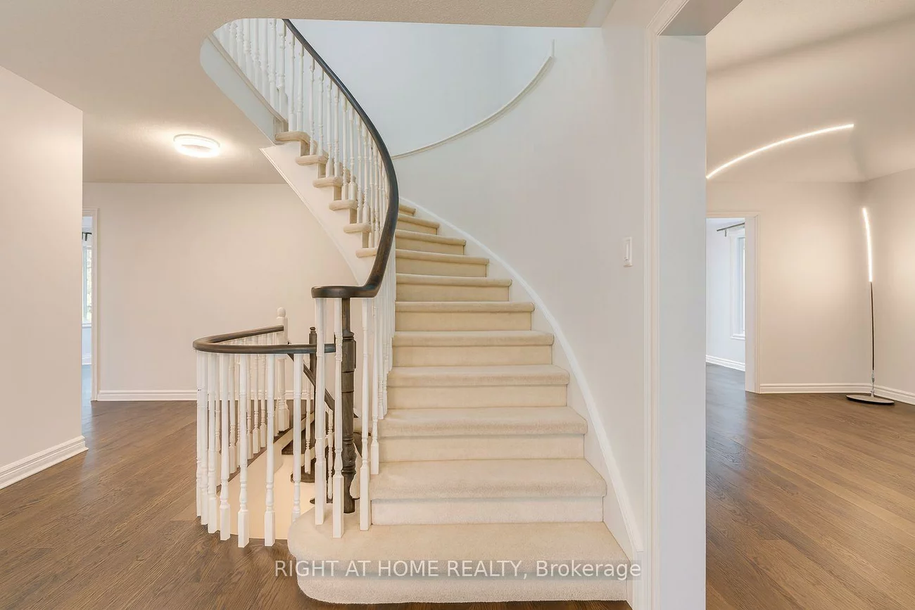 32, Grandview, Bradford, Bradford West Gwillimbury