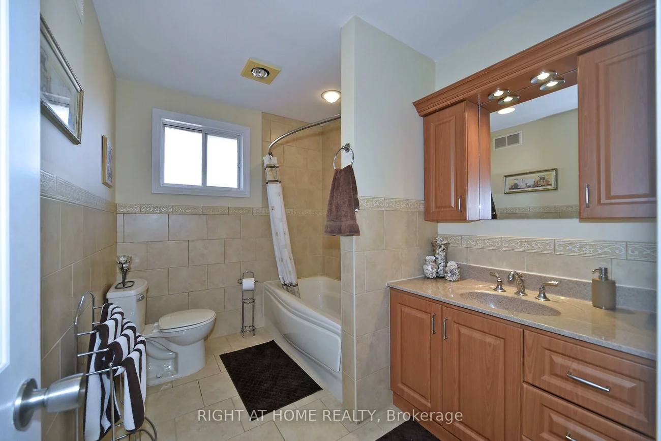 377, Parkwood, Bradford, Bradford West Gwillimbury