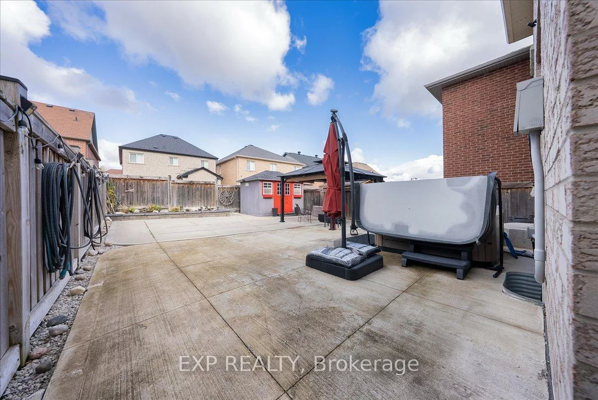 14, Weir, Bradford, Bradford West Gwillimbury