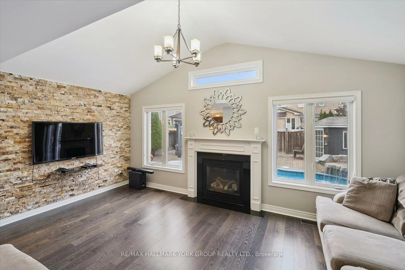 254, Meadowhawk, Bradford, Bradford West Gwillimbury