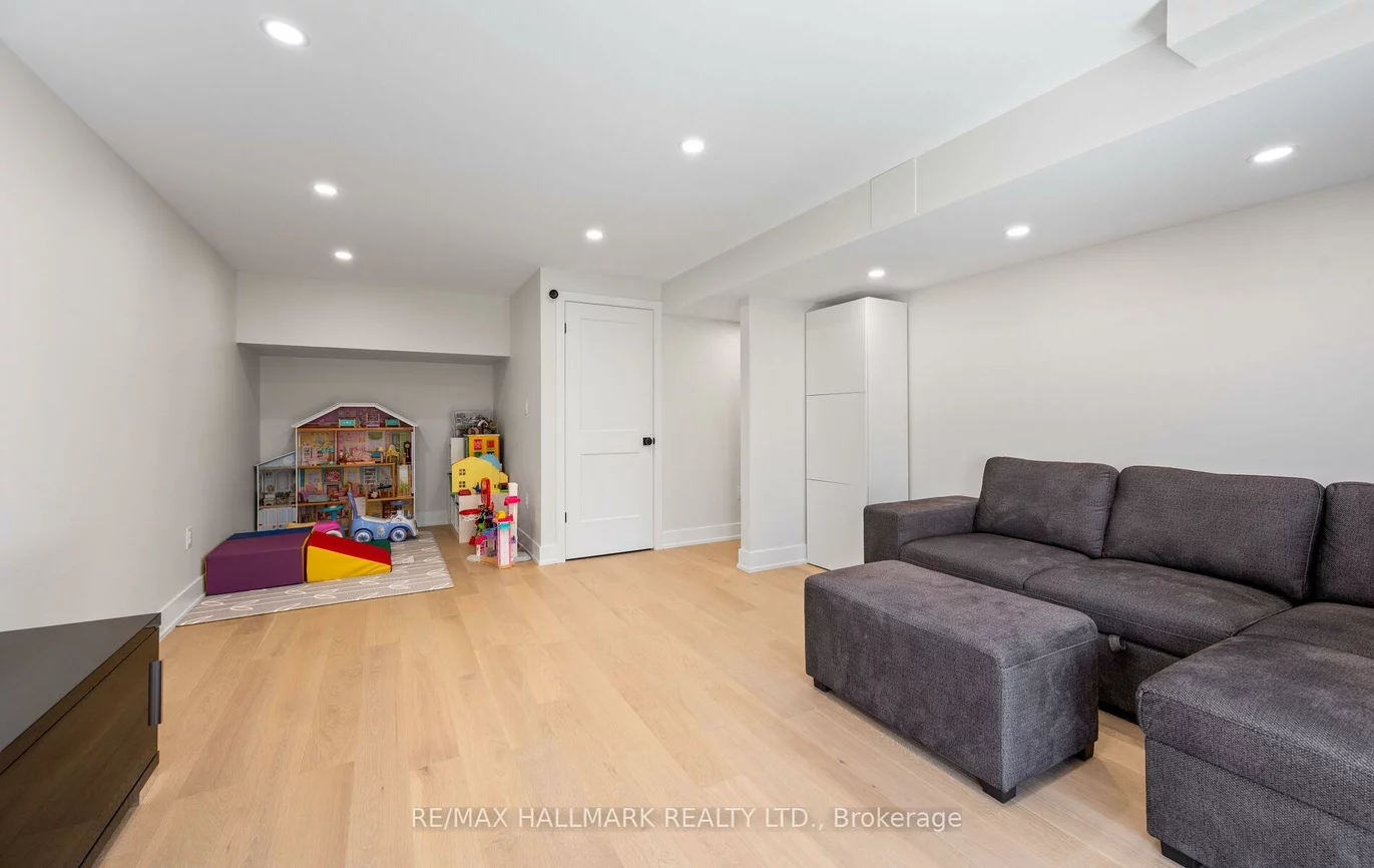 155, Stevenson, Bradford, Bradford West Gwillimbury