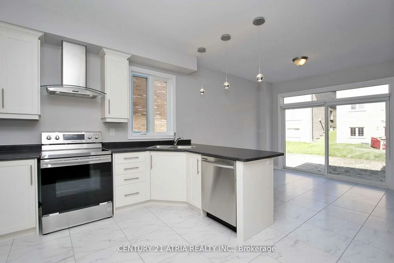 92, Sutherland, Bradford, Bradford West Gwillimbury