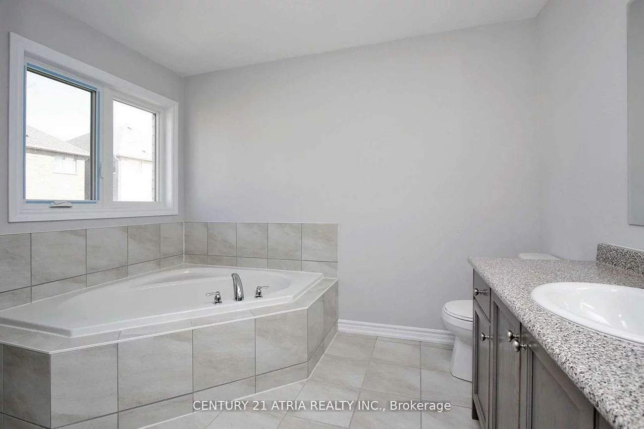 92, Sutherland, Bradford, Bradford West Gwillimbury