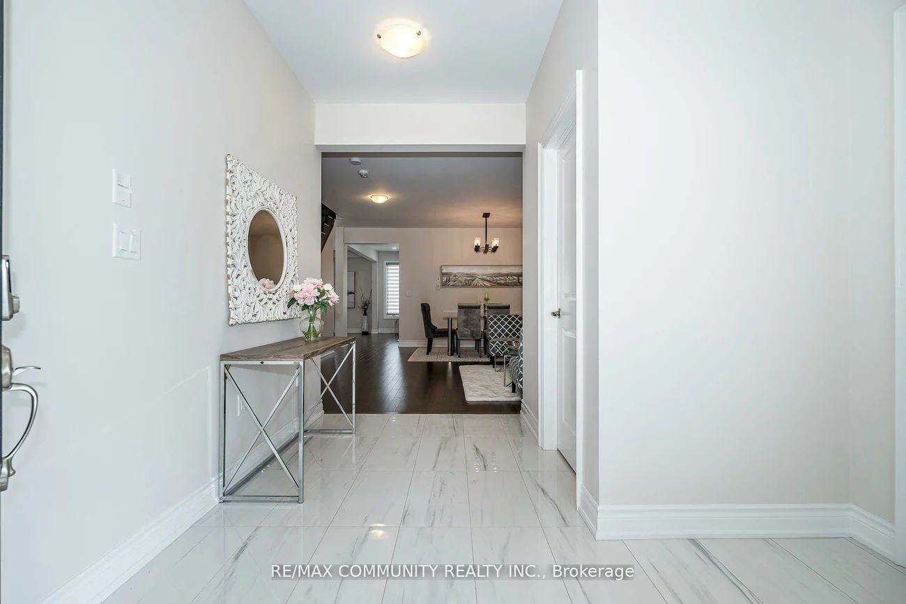 146, Wandering Glider, Bradford, Bradford West Gwillimbury