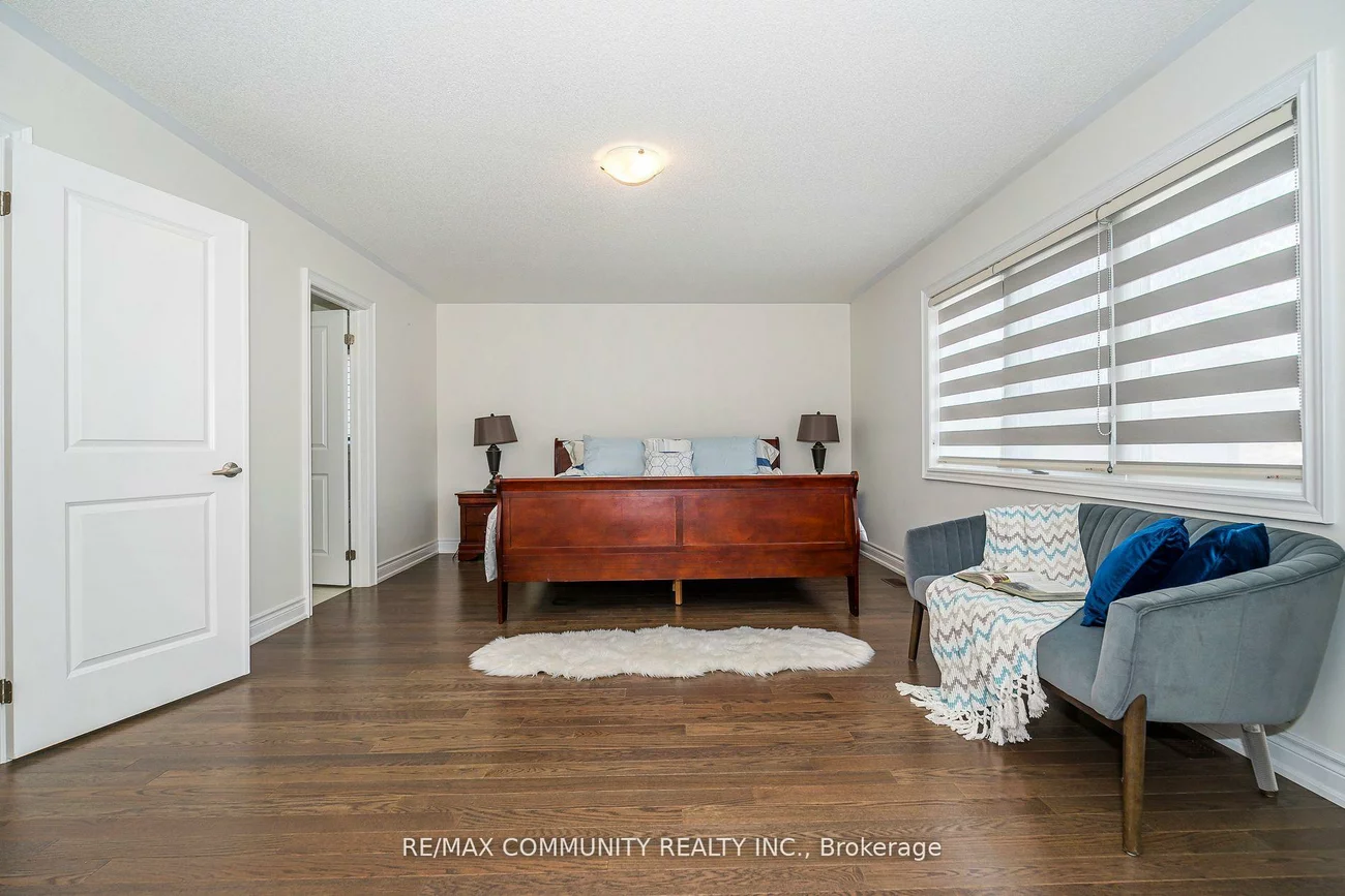 146, Wandering Glider, Bradford, Bradford West Gwillimbury