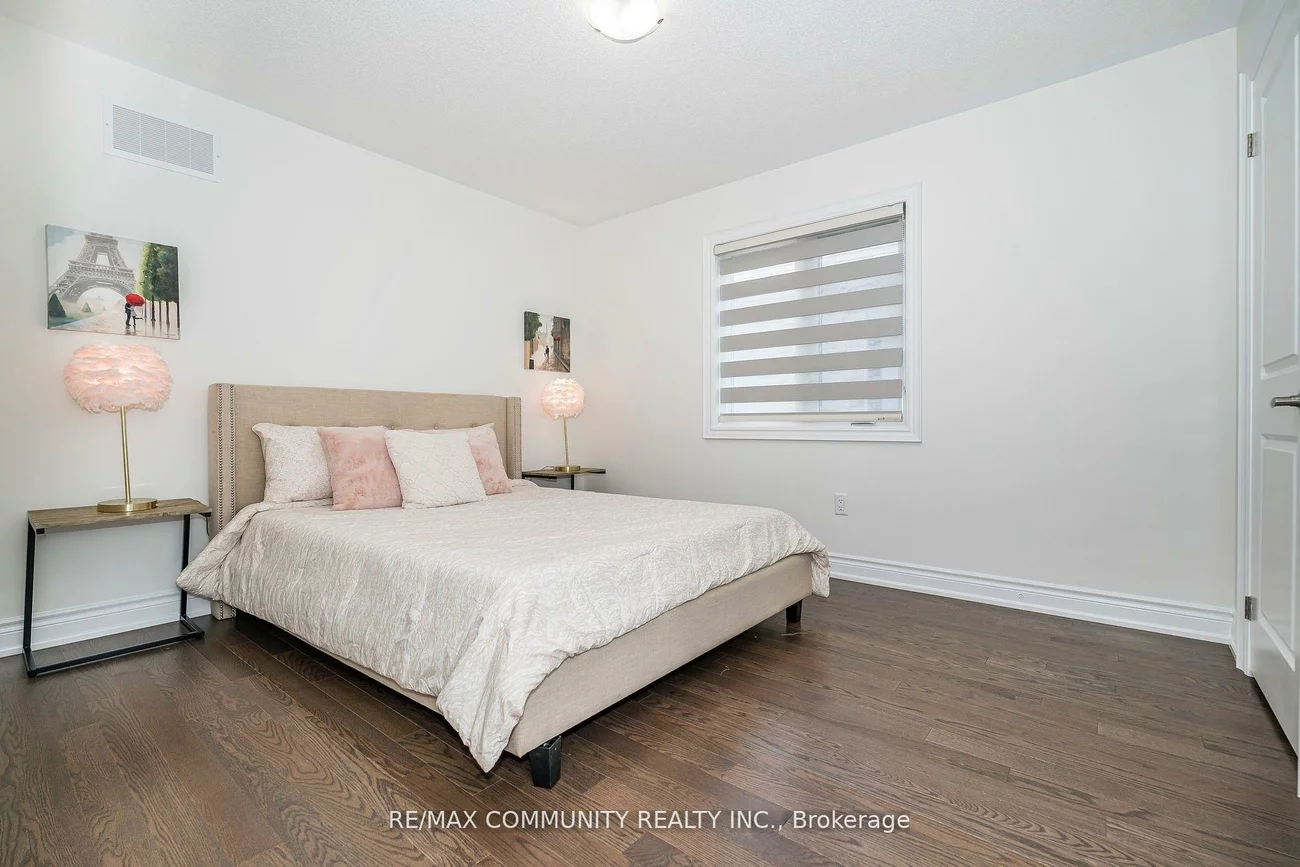 146, Wandering Glider, Bradford, Bradford West Gwillimbury