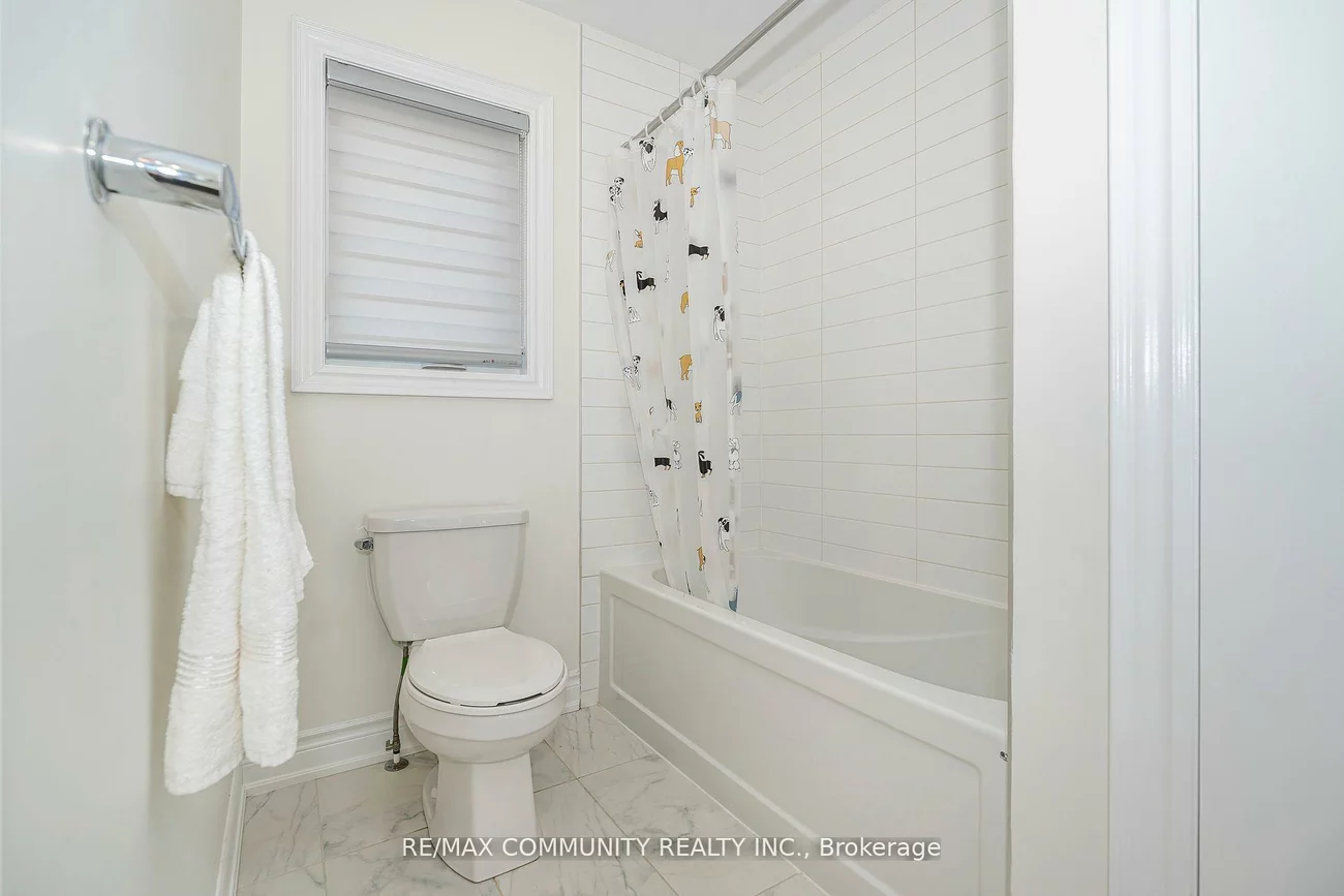 146, Wandering Glider, Bradford, Bradford West Gwillimbury