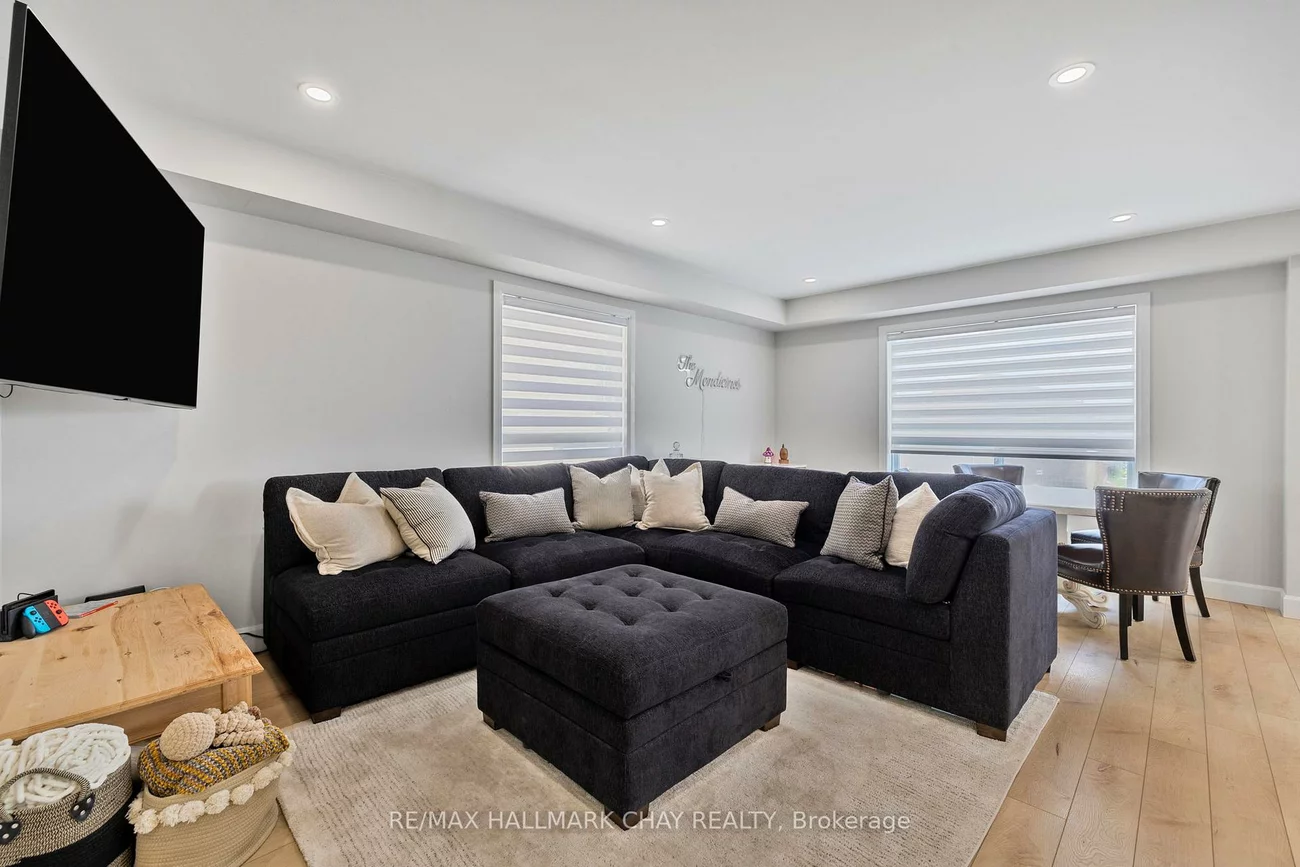 23, Smith, Bradford, Bradford West Gwillimbury