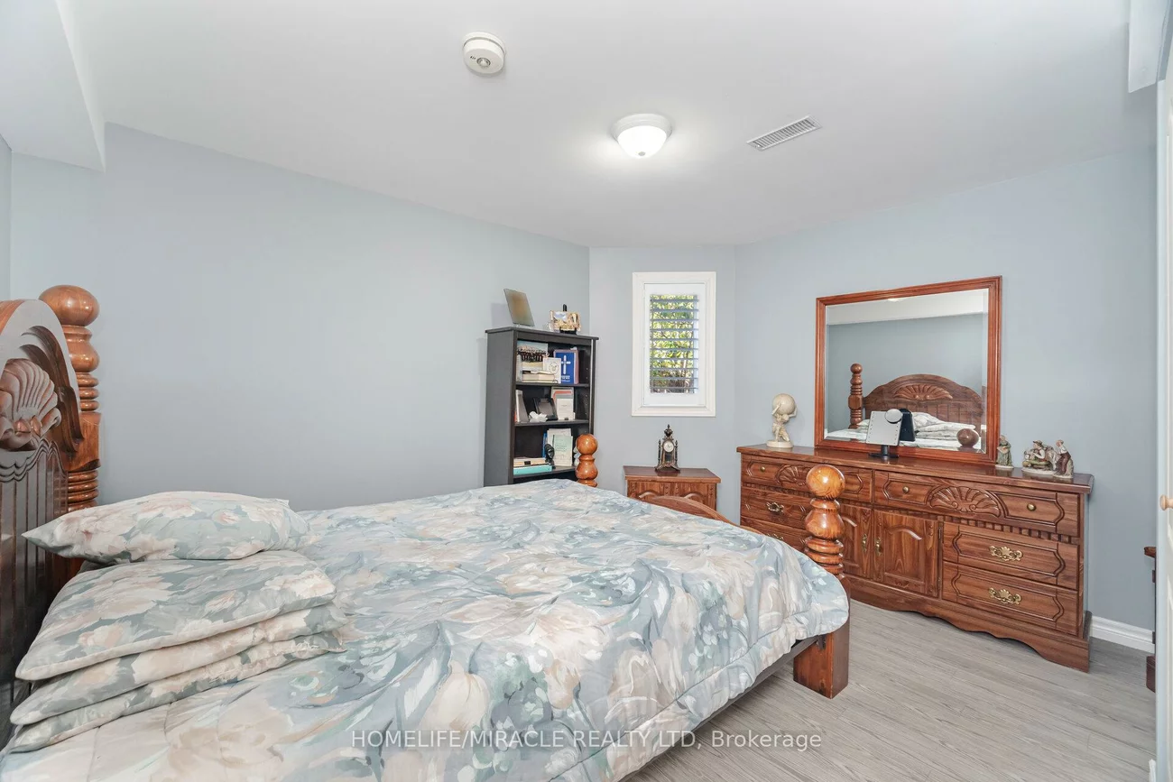 57, Bronze, Bradford, Bradford West Gwillimbury