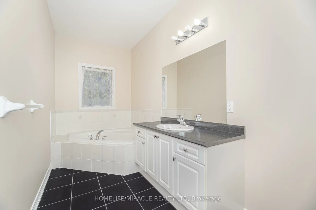 57, Bronze, Bradford, Bradford West Gwillimbury