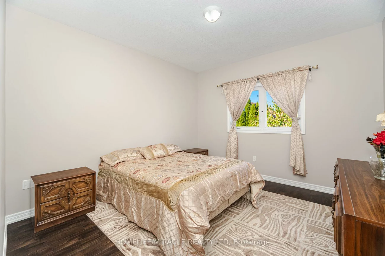 57, Bronze, Bradford, Bradford West Gwillimbury