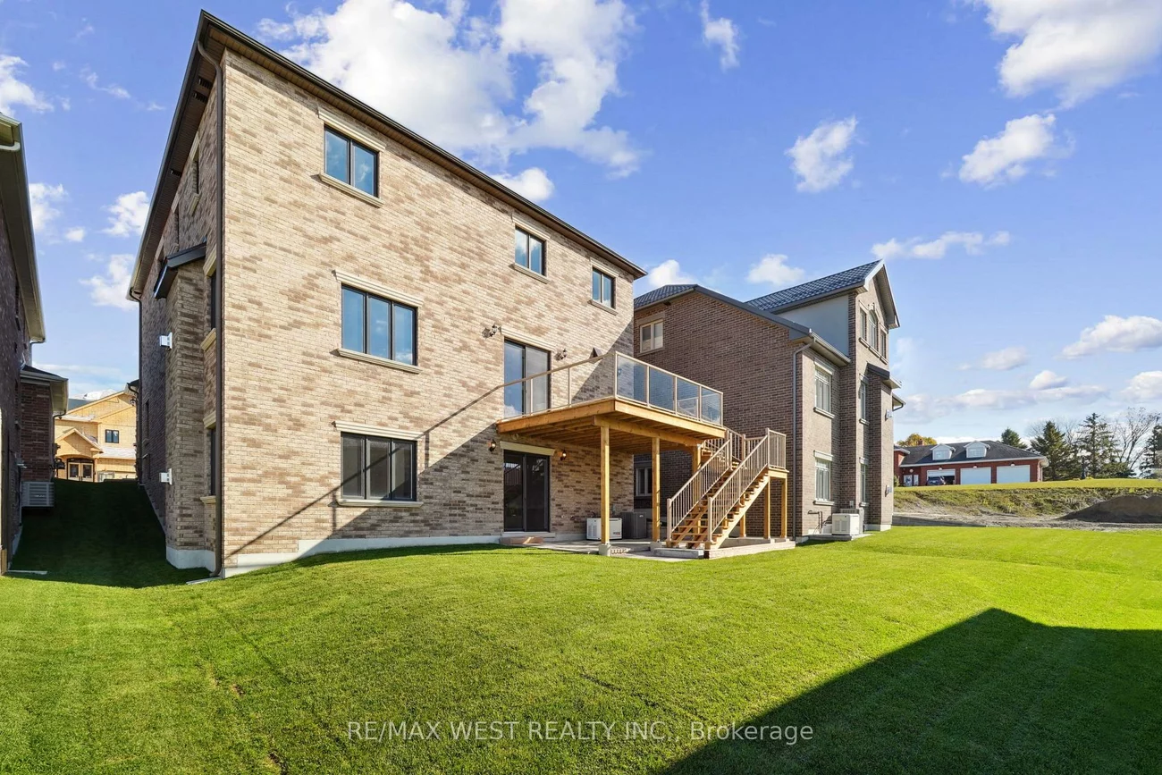 29, W Dykie, Bradford, Bradford West Gwillimbury