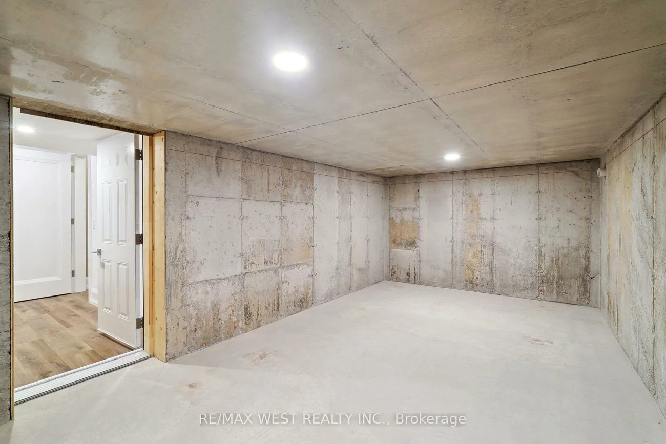 29, W Dykie, Bradford, Bradford West Gwillimbury