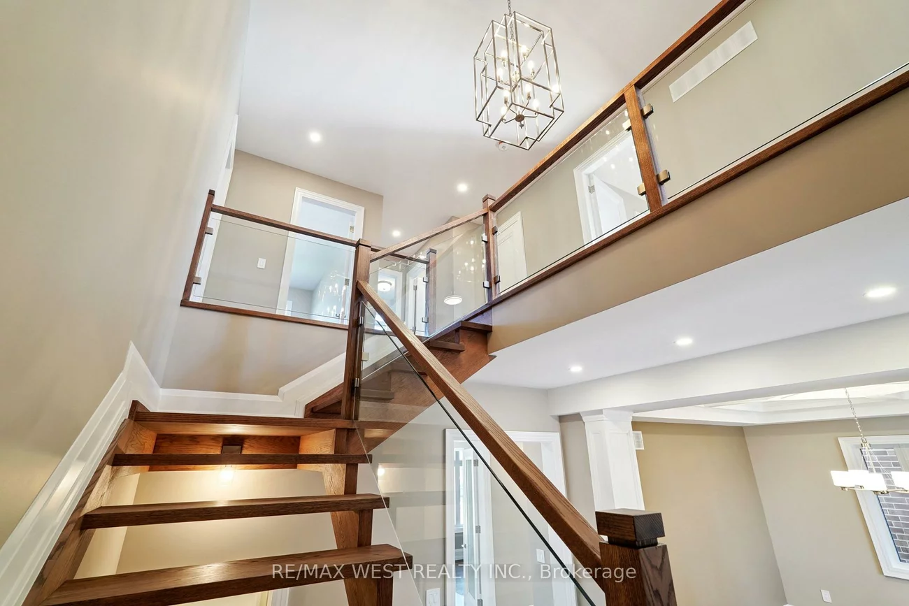 29, W Dykie, Bradford, Bradford West Gwillimbury