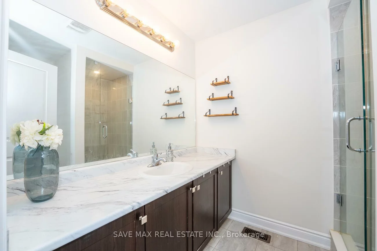 163, Sutherland, Bradford, Bradford West Gwillimbury