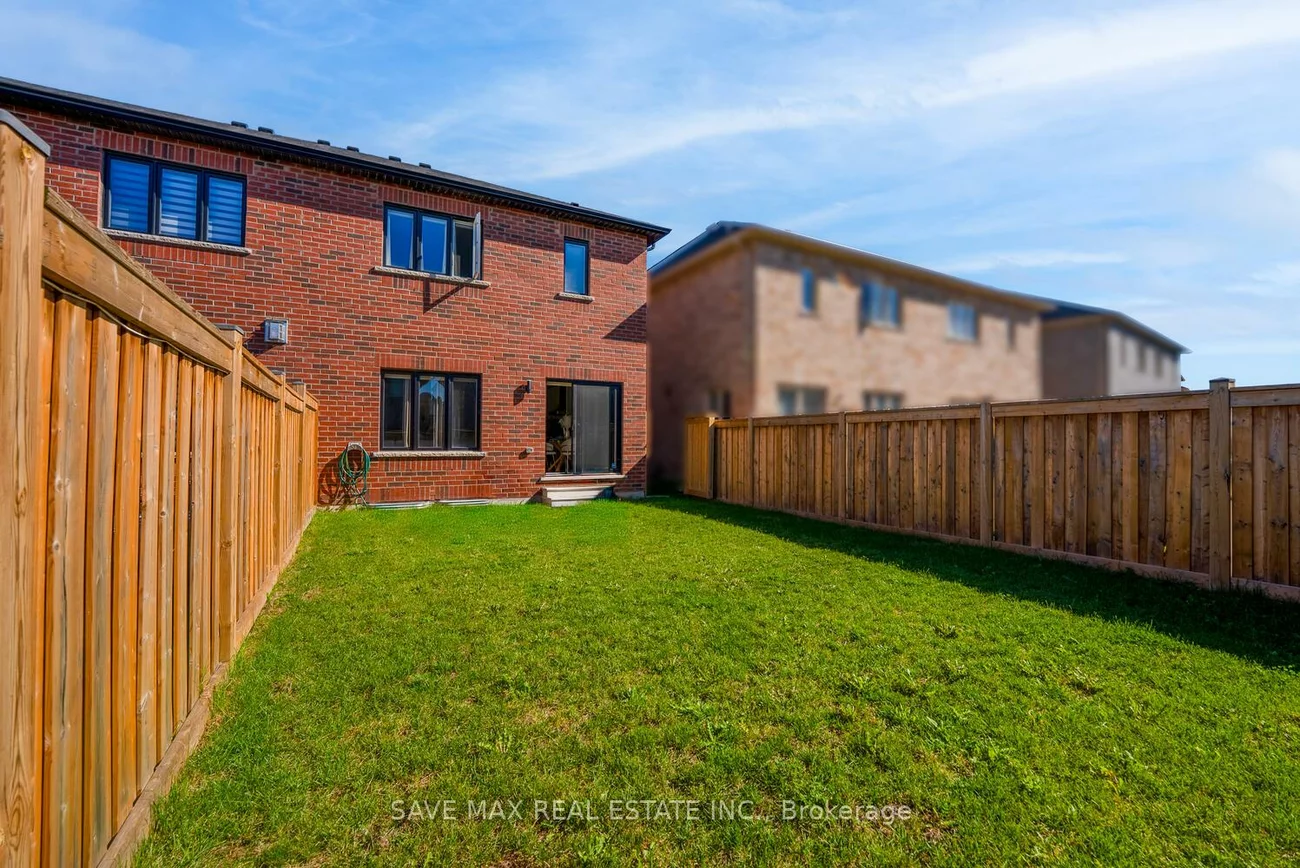 163, Sutherland, Bradford, Bradford West Gwillimbury