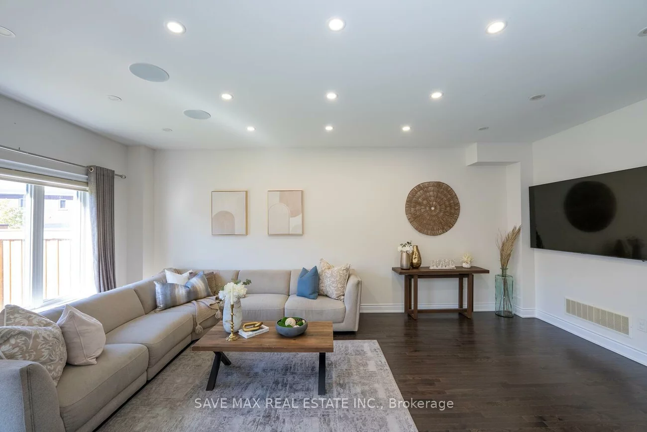 163, Sutherland, Bradford, Bradford West Gwillimbury