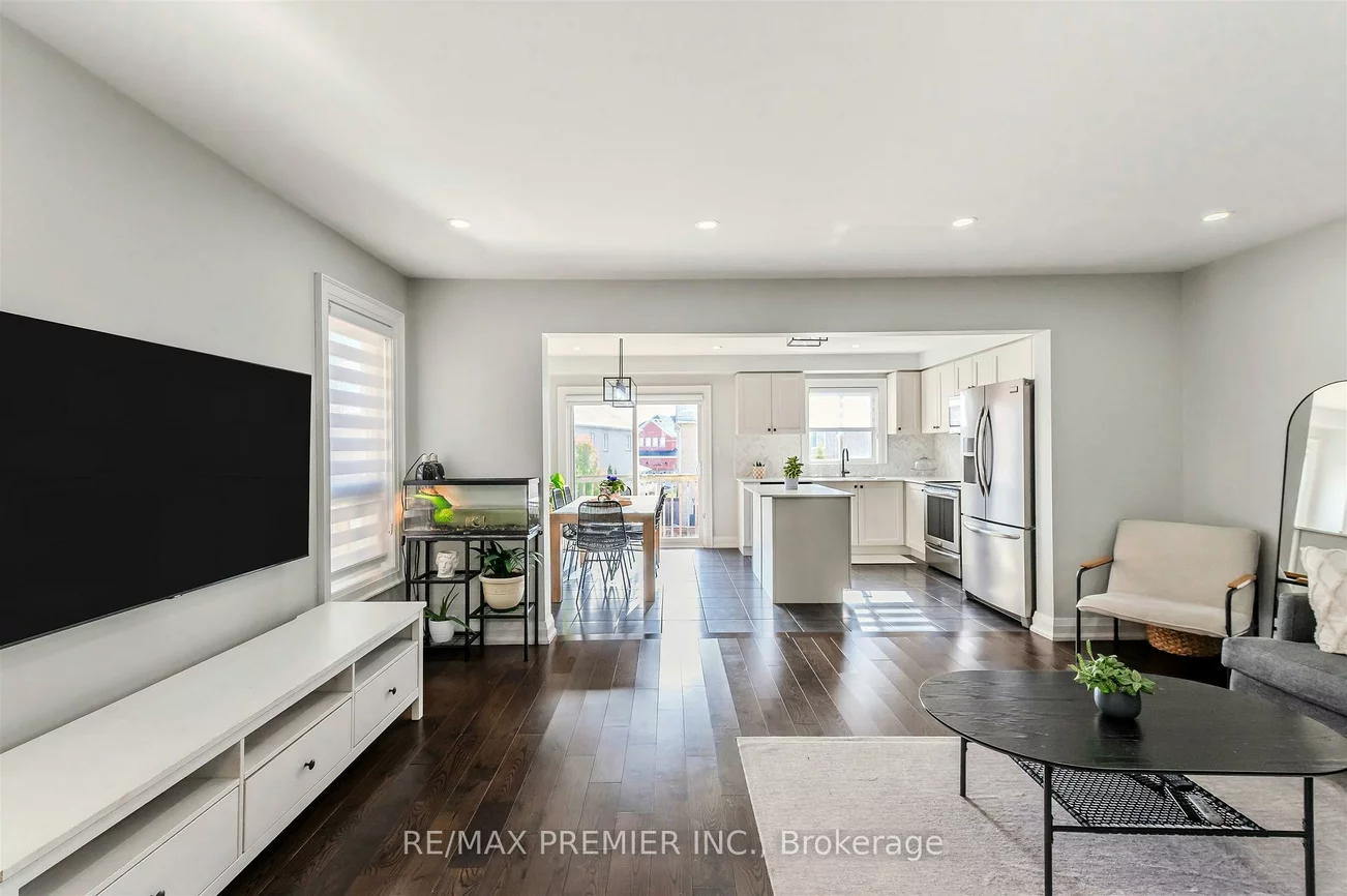 218, Orr, Bradford, Bradford West Gwillimbury