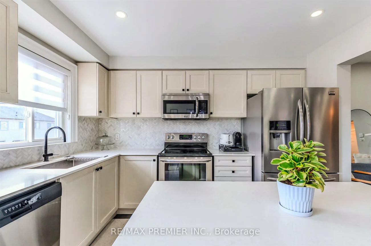 218, Orr, Bradford, Bradford West Gwillimbury