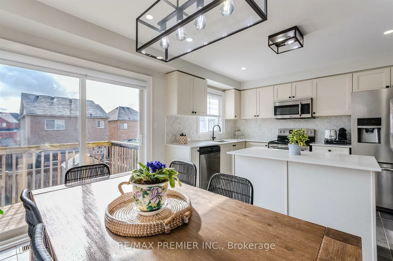 218, Orr, Bradford, Bradford West Gwillimbury