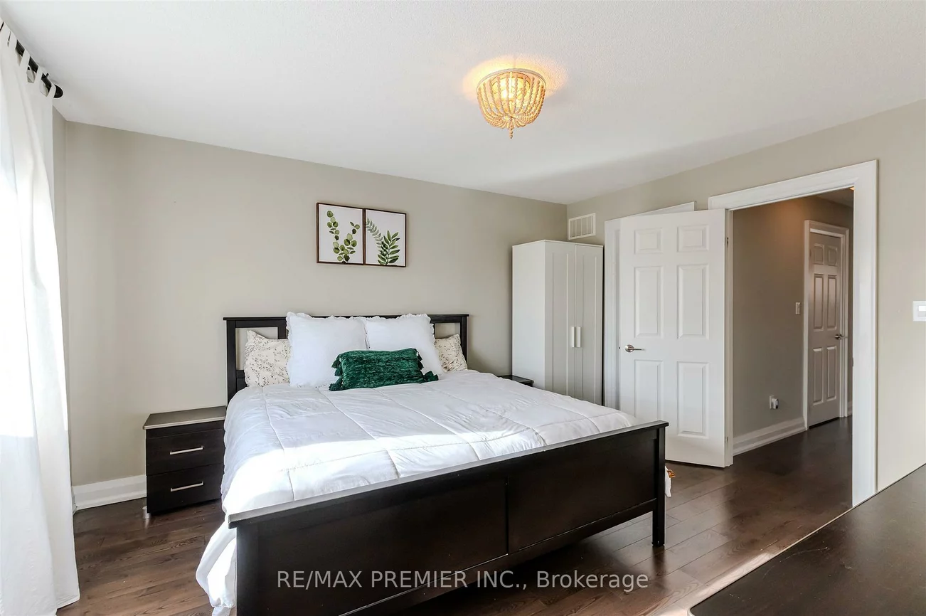 218, Orr, Bradford, Bradford West Gwillimbury