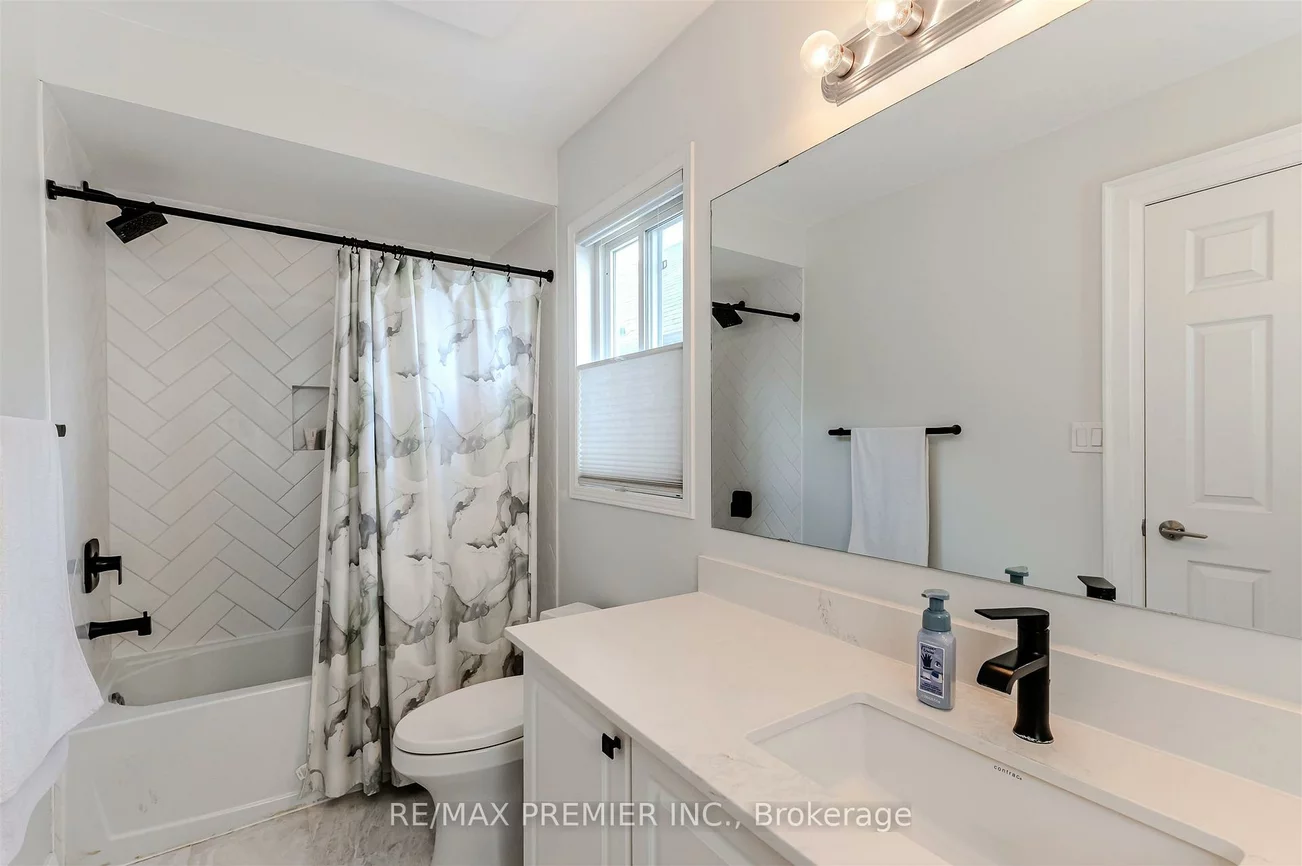 218, Orr, Bradford, Bradford West Gwillimbury