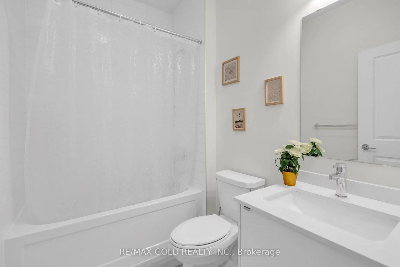 47, Montrose, Bradford, Bradford West Gwillimbury