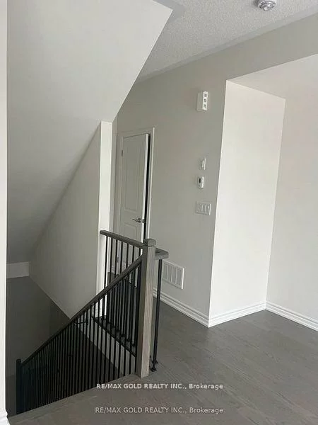 47, Montrose, Bradford, Bradford West Gwillimbury