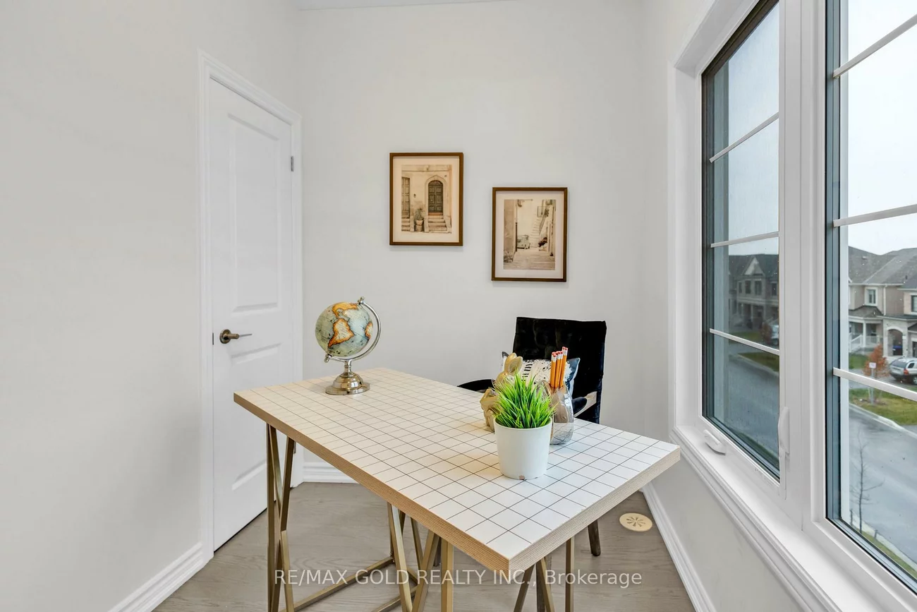 47, Montrose, Bradford, Bradford West Gwillimbury