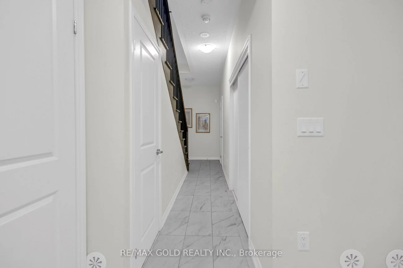 47, Montrose, Bradford, Bradford West Gwillimbury