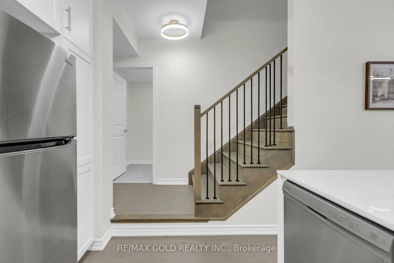 47, Montrose, Bradford, Bradford West Gwillimbury