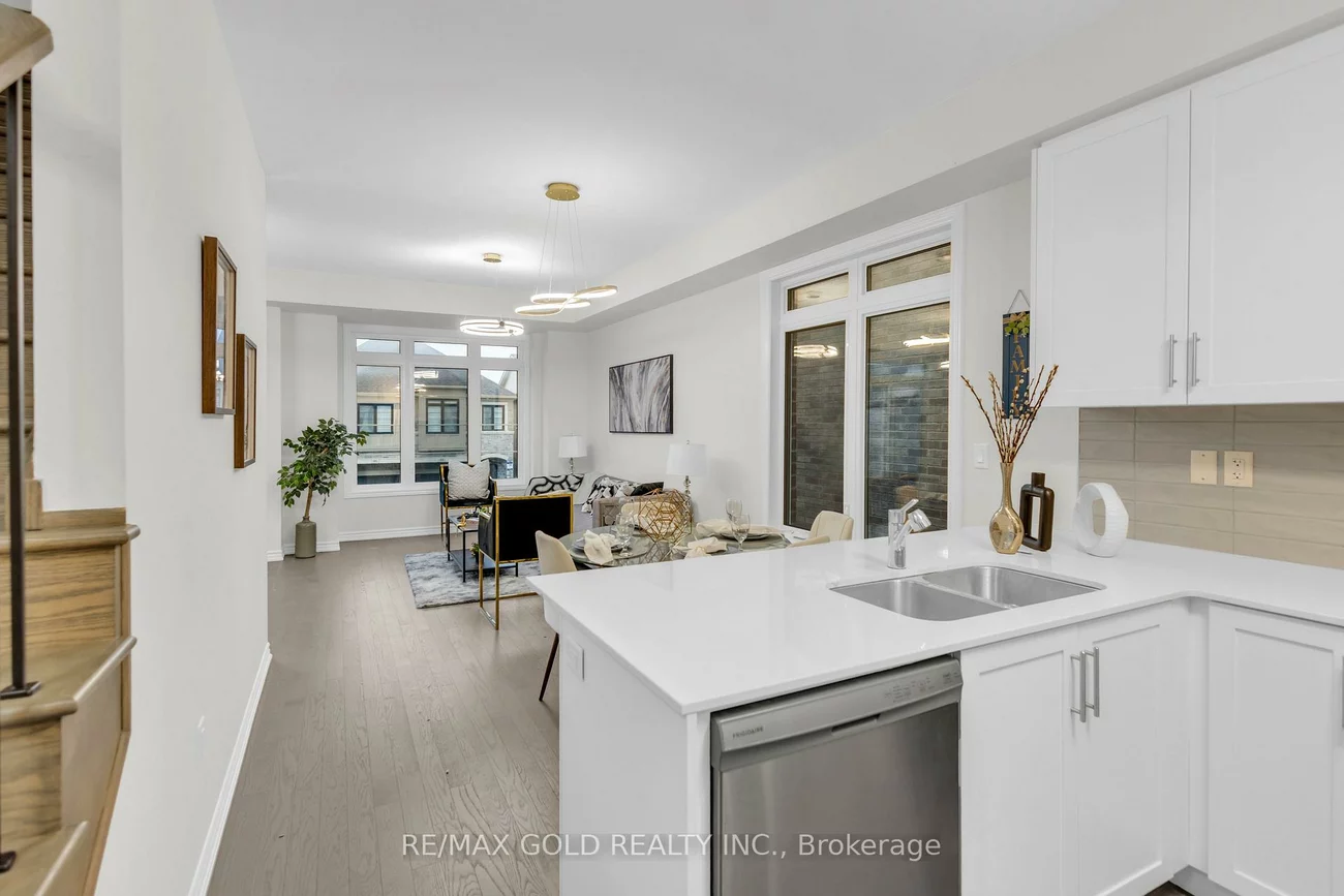 47, Montrose, Bradford, Bradford West Gwillimbury