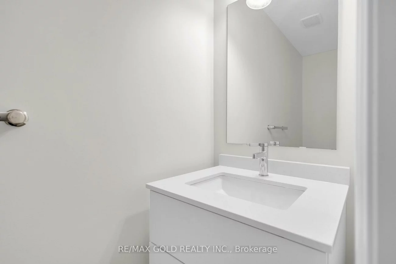 47, Montrose, Bradford, Bradford West Gwillimbury