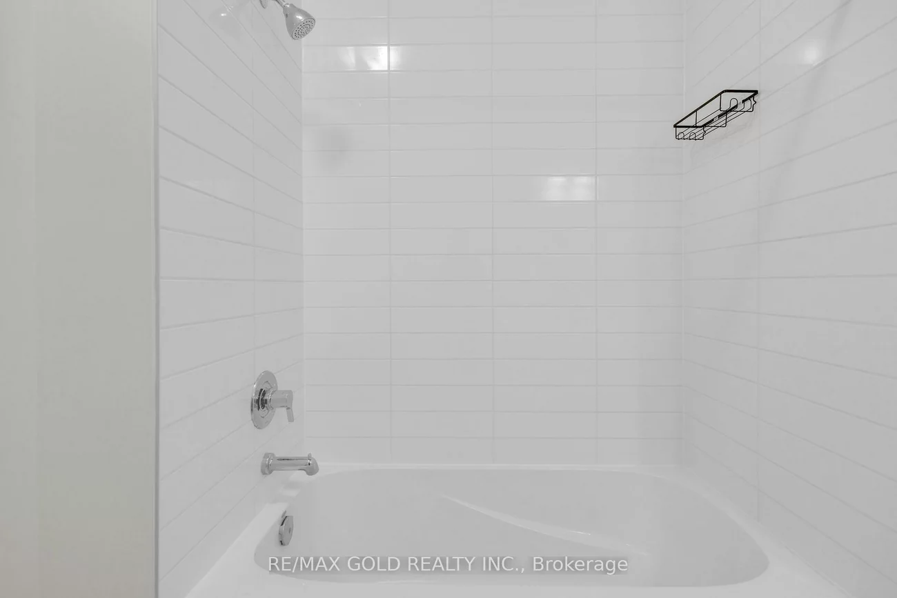 47, Montrose, Bradford, Bradford West Gwillimbury