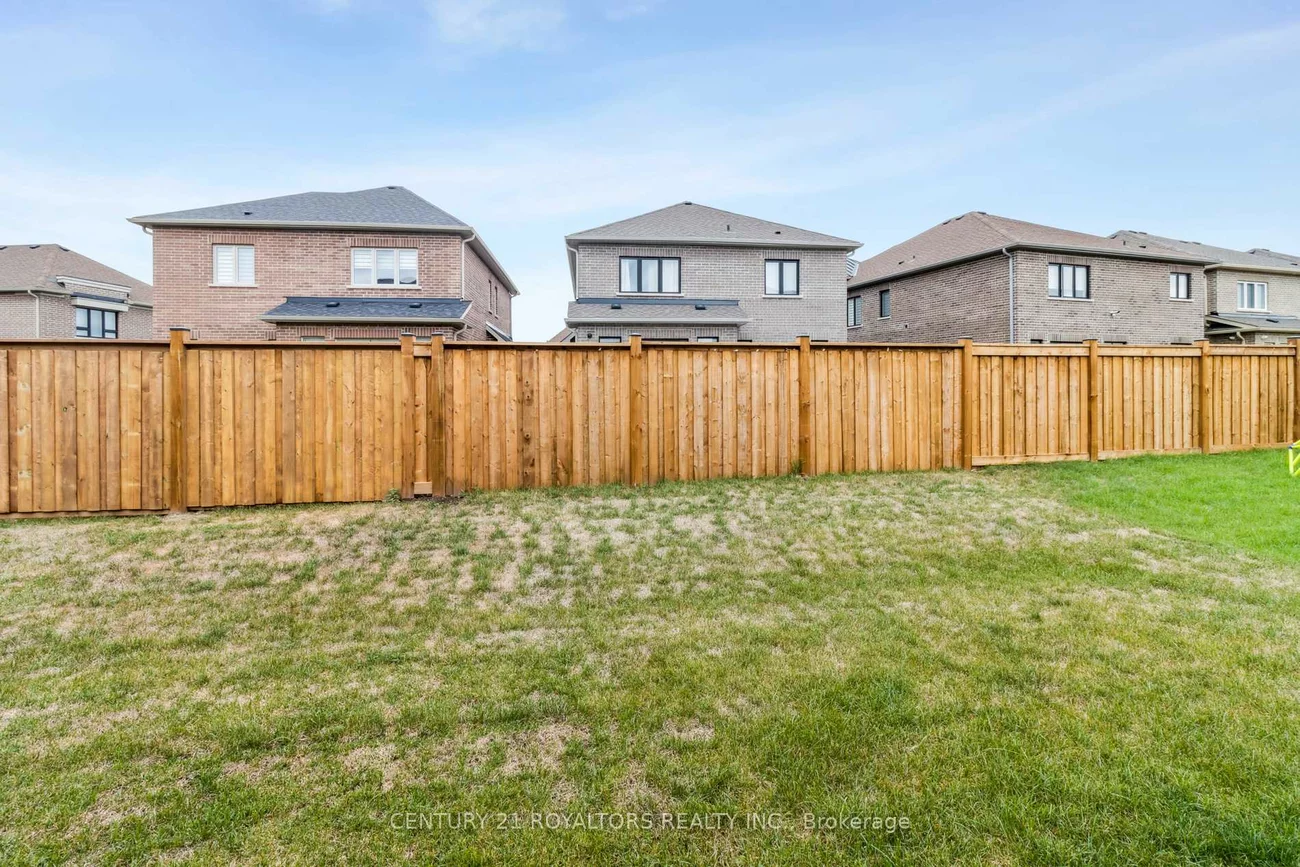 25, Ferragine, Bradford, Bradford West Gwillimbury