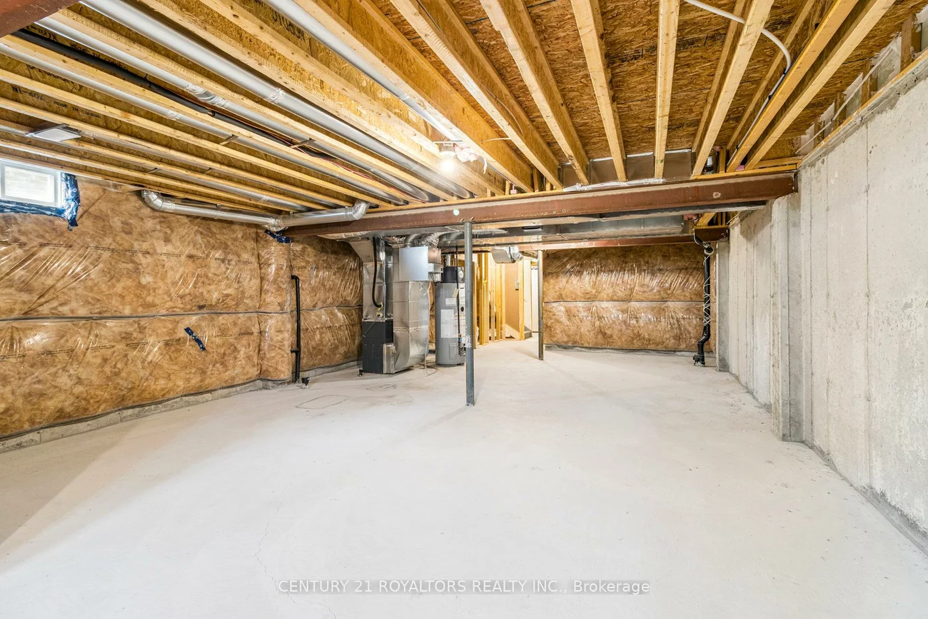 25, Ferragine, Bradford, Bradford West Gwillimbury