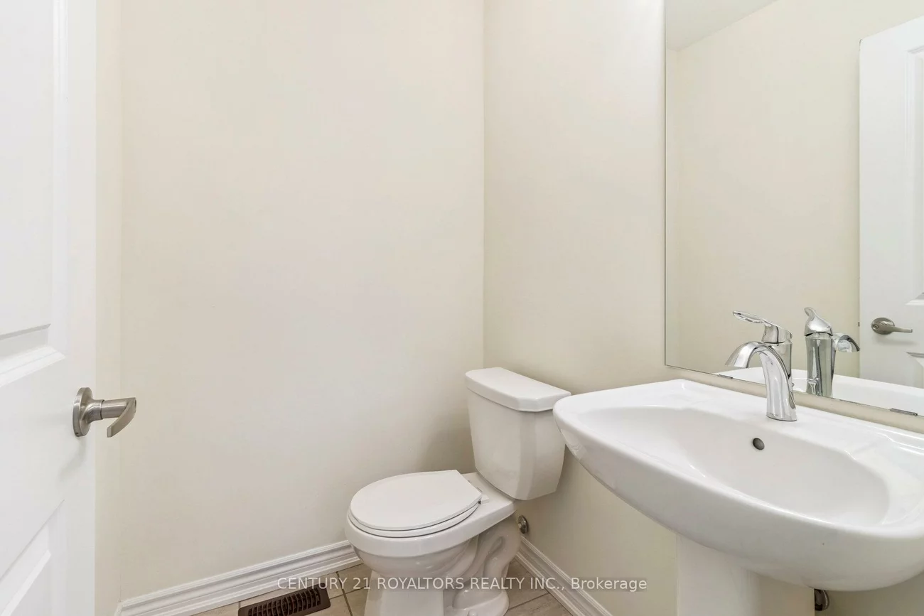 25, Ferragine, Bradford, Bradford West Gwillimbury