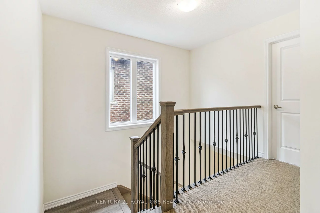 25, Ferragine, Bradford, Bradford West Gwillimbury