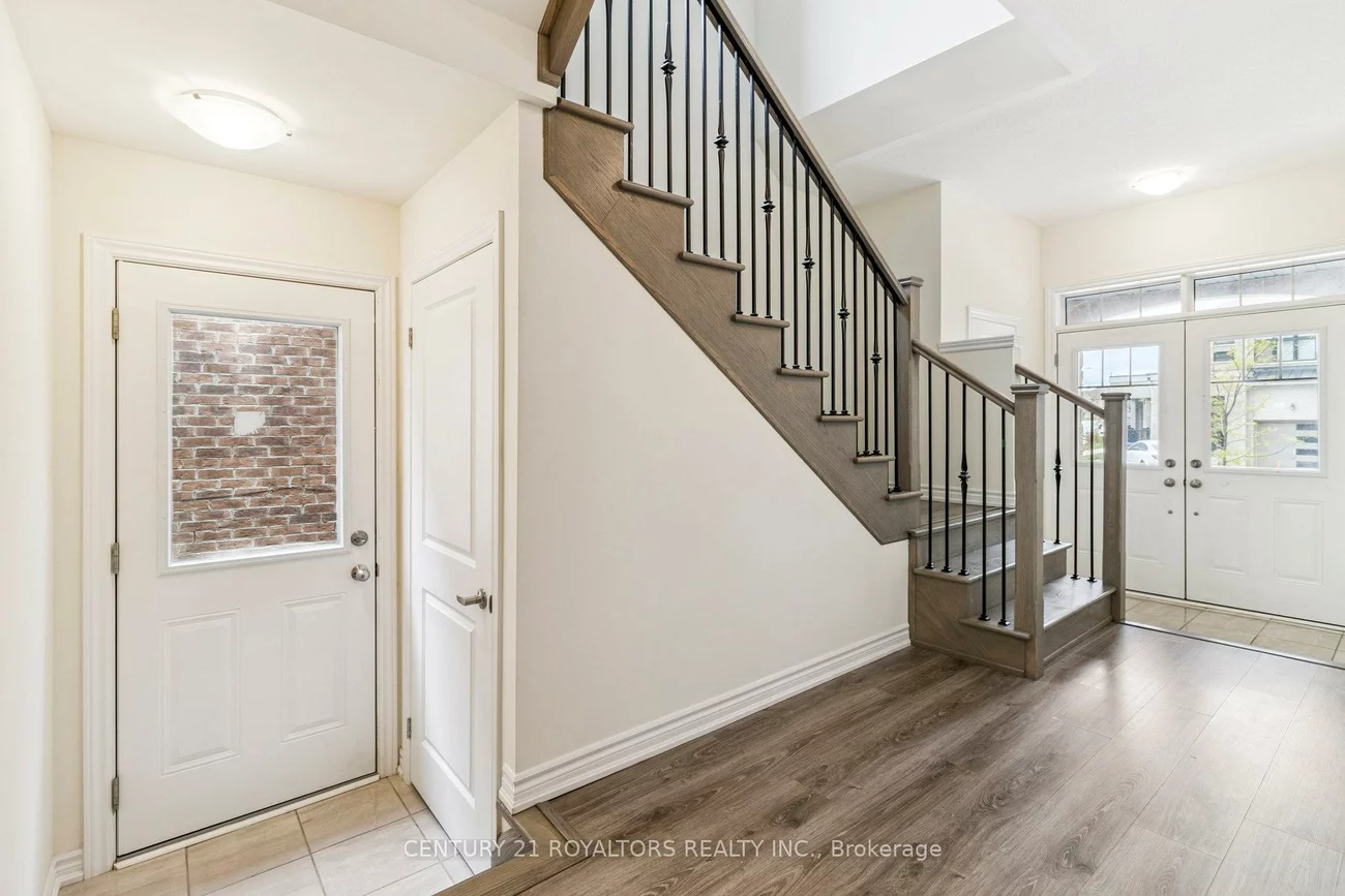 25, Ferragine, Bradford, Bradford West Gwillimbury