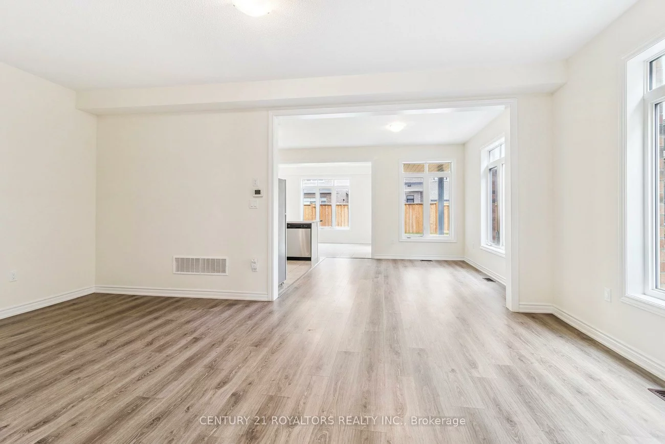 25, Ferragine, Bradford, Bradford West Gwillimbury