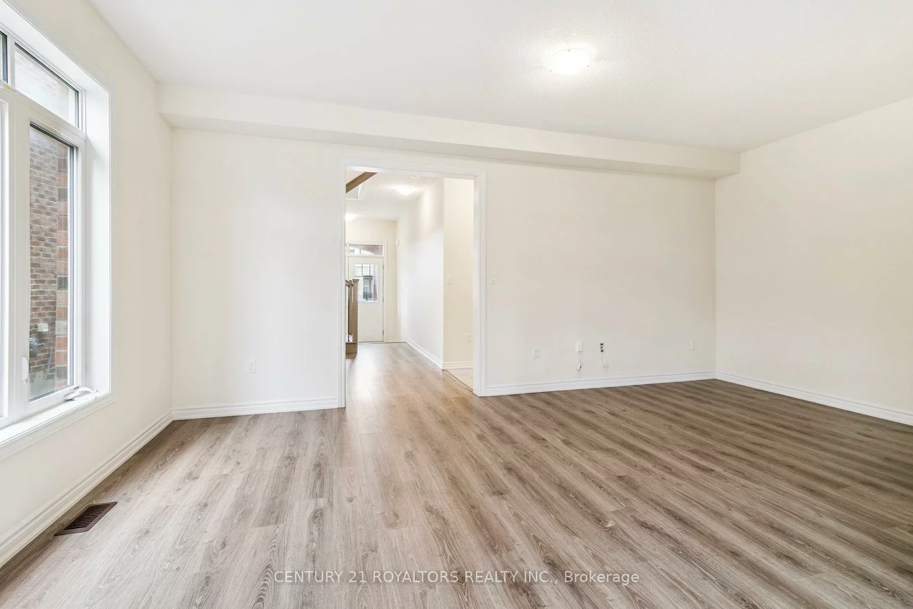 25, Ferragine, Bradford, Bradford West Gwillimbury