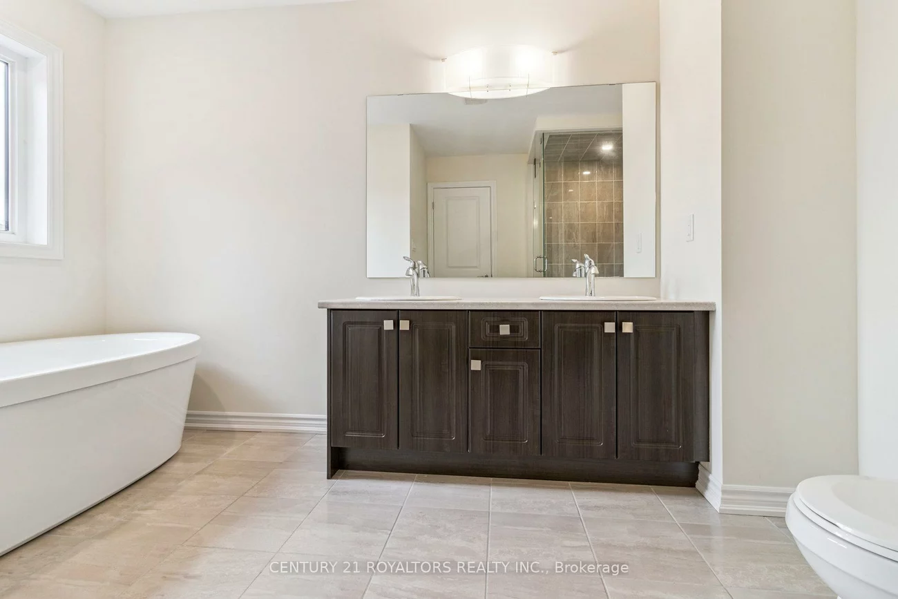 25, Ferragine, Bradford, Bradford West Gwillimbury