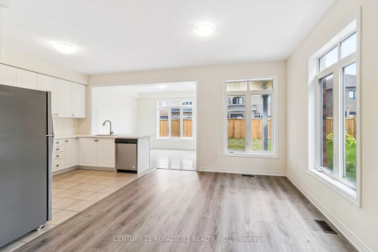 25, Ferragine, Bradford, Bradford West Gwillimbury