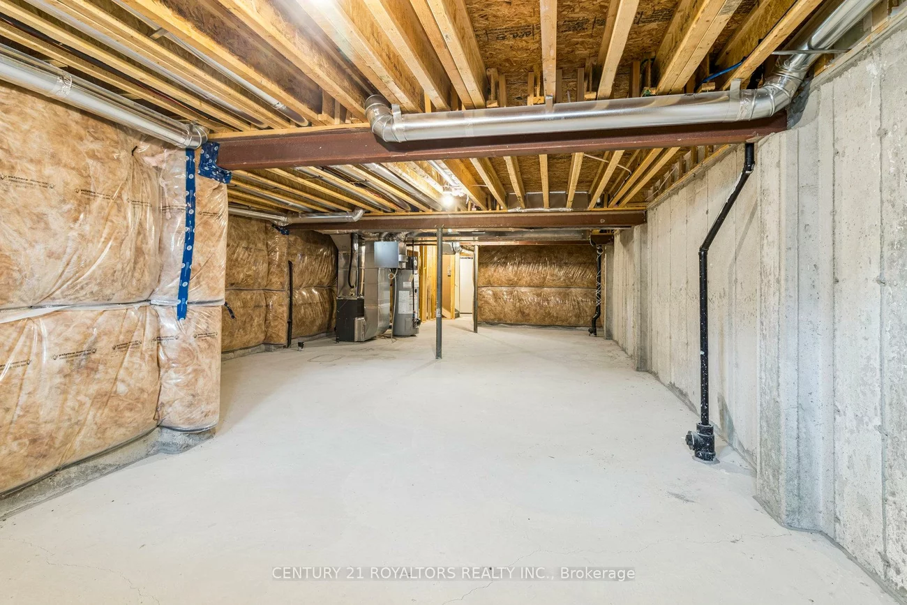 25, Ferragine, Bradford, Bradford West Gwillimbury