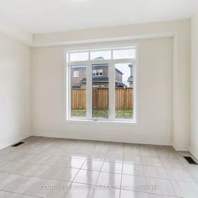 25, Ferragine, Bradford, Bradford West Gwillimbury