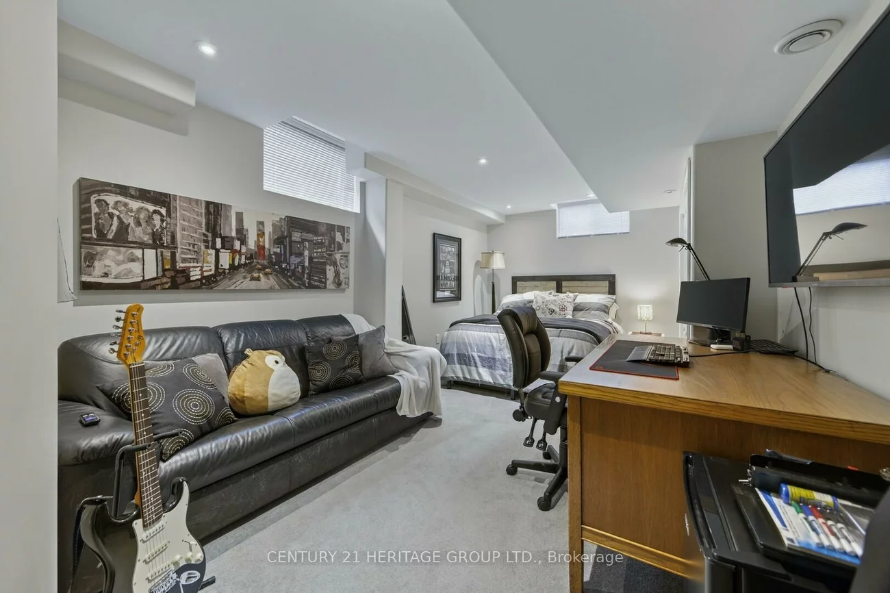 27, Taylor, Bradford, Bradford West Gwillimbury