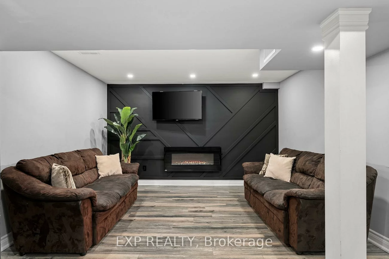 14, Weir, Bradford, Bradford West Gwillimbury