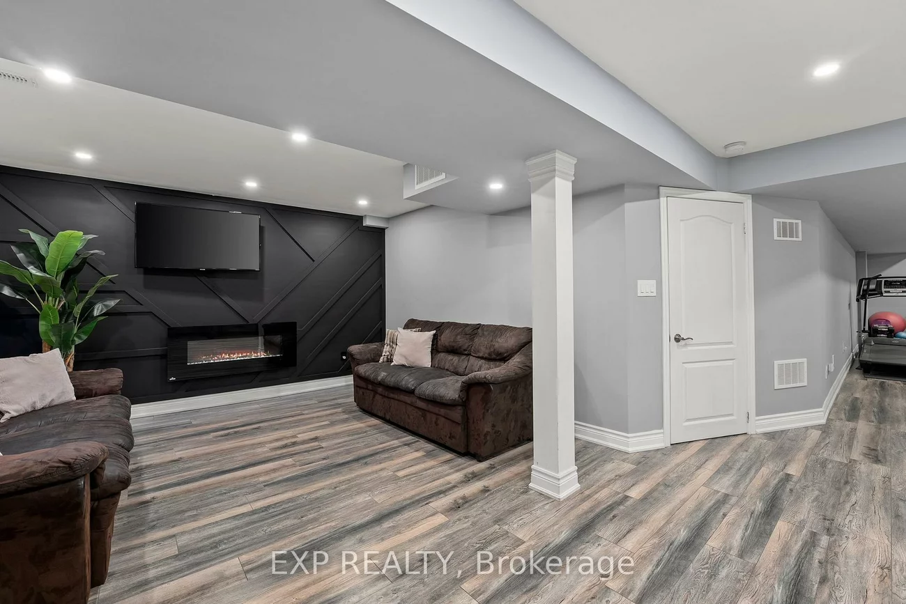 14, Weir, Bradford, Bradford West Gwillimbury